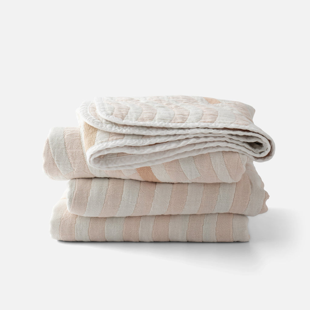 Seaswell Quilt::pink sand::main