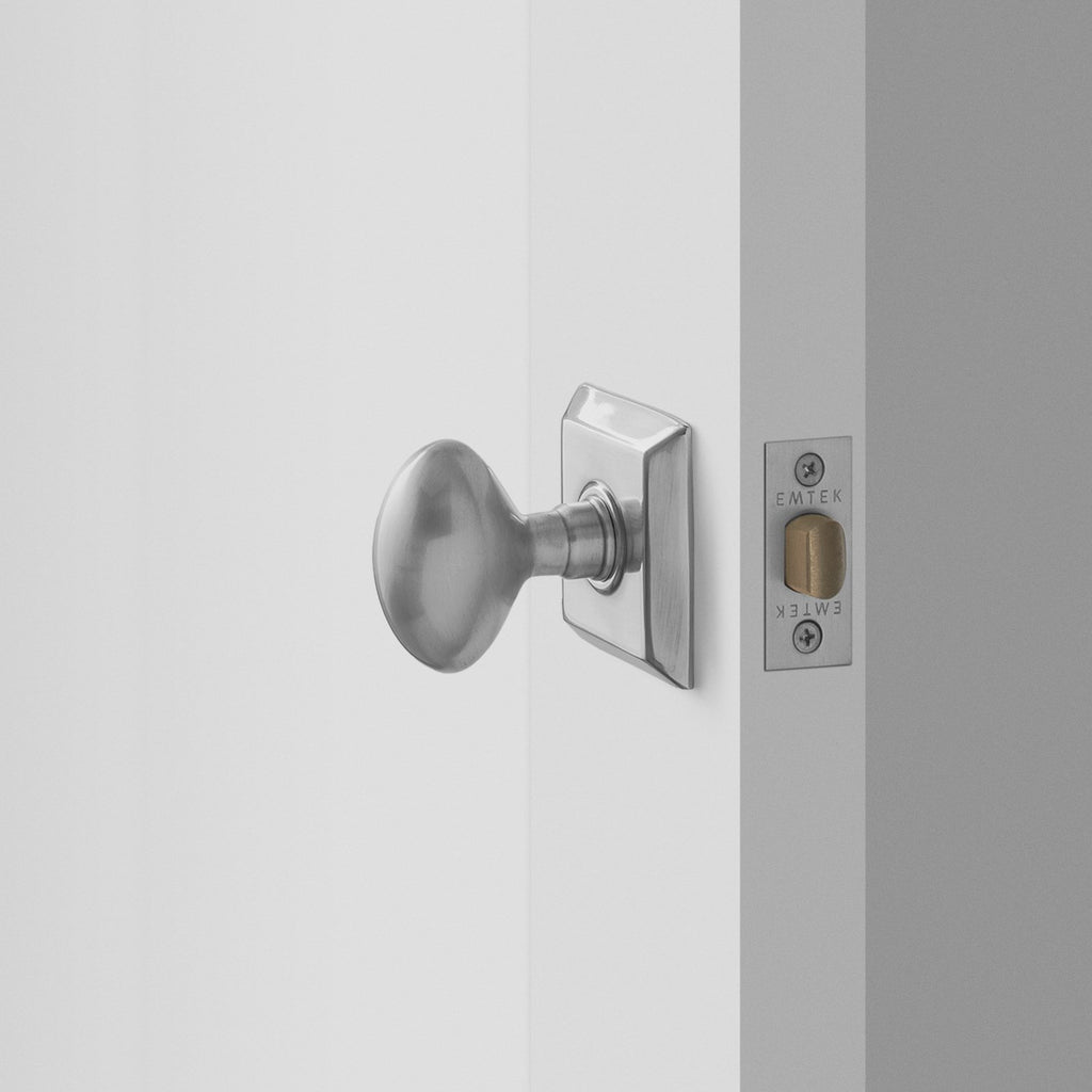 Freeport Small Door Set with Egg Knob - Satin Nickel:main